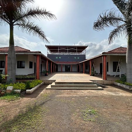 The Sunset Lawns Villa Pune Bagian luar foto
